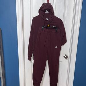 Nike Men’s size M Maroon Tracksuit Set